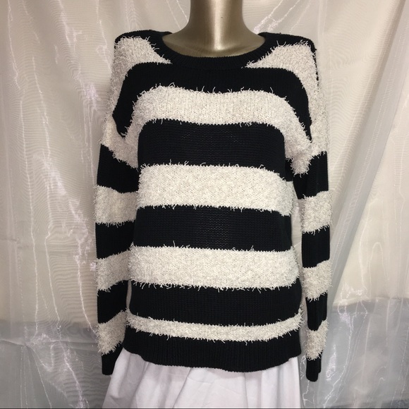 American Eagle Outfitters Sweaters - American Eagle vintage boyfriend sweater